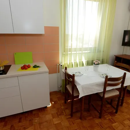 With Parking Space - Diklo, - 15338 * Zara