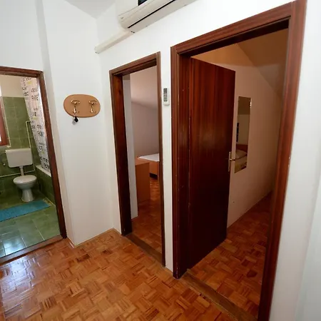 With Parking Space - Diklo, - 15338 Zara
