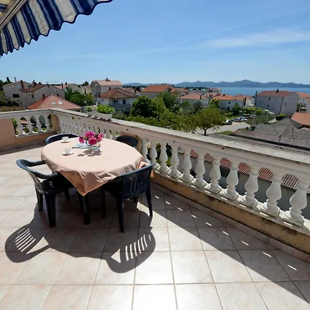 Lägenhet With Parking Space Zadar - Diklo, Zadar - 15338 *