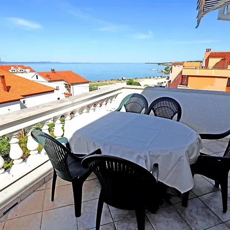 With Parking Space - Diklo, - 15338 Appartement Zadar